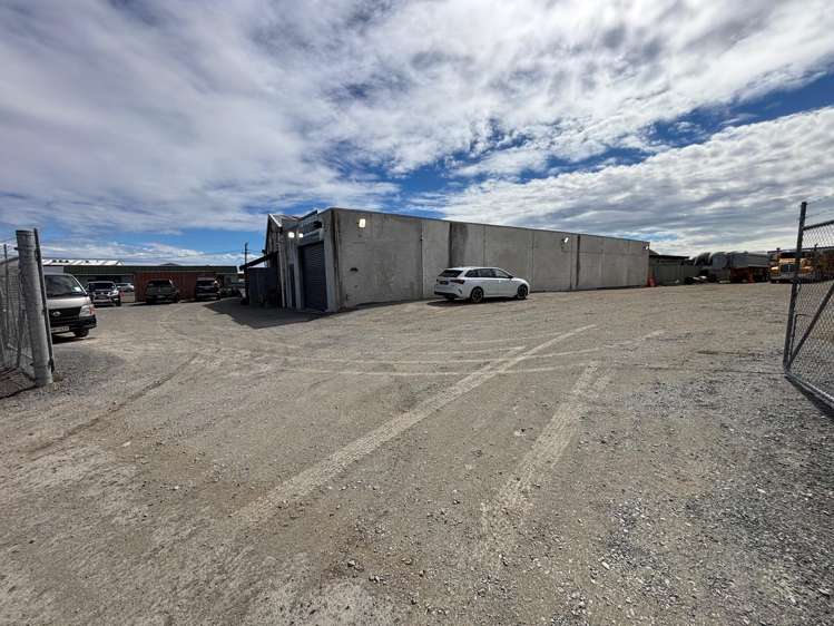 8 and 10 Riverbank Road Otaki Beach_1