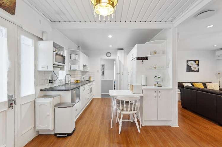 45 Tomin Road Glenview_1