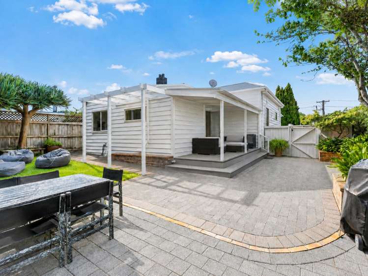 3 Leslie Avenue Sandringham_13