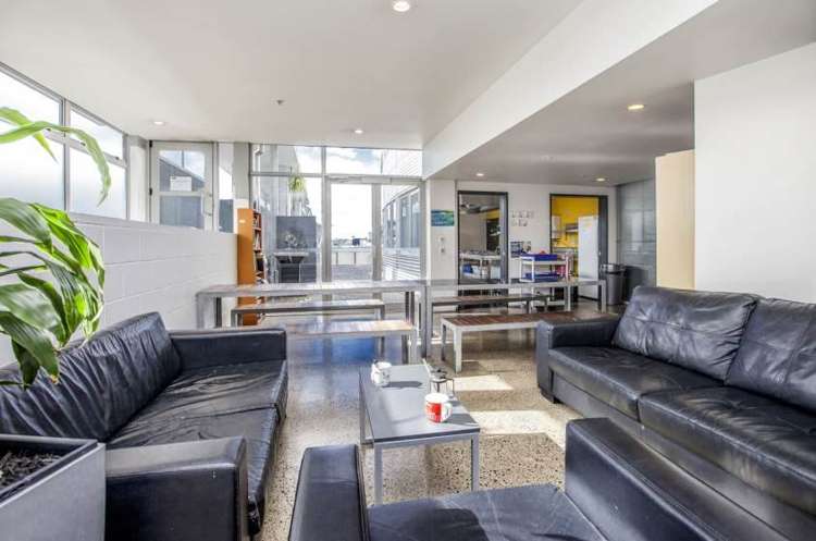 206/133 Beach Road Auckland Central_3