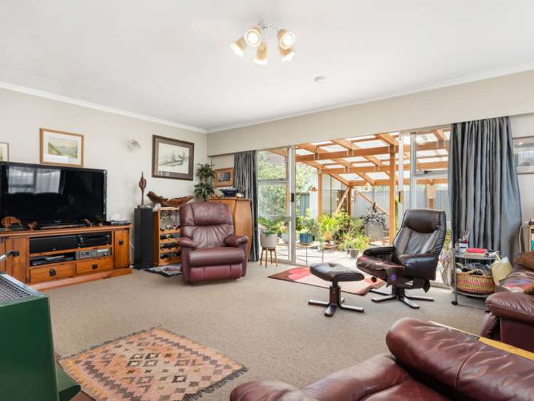 11 March Street Spring Creek_2