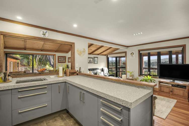 2/99 Horoeka Street Stokes Valley_13