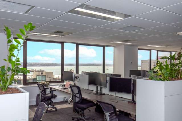 Pivotal CBD position with harbour view
