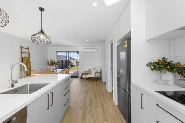 42 Finstock Way 11103_5