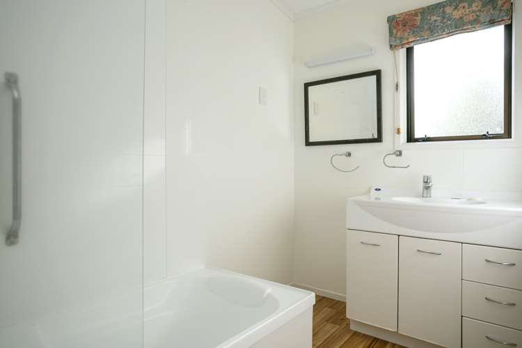 2/156 Rifle Range Road Taupo_16