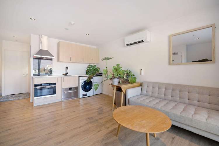 31a/135 Hallenstein Street Queenstown_4