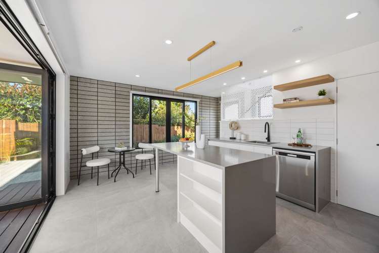 16 Maugham Drive Bucklands Beach_22