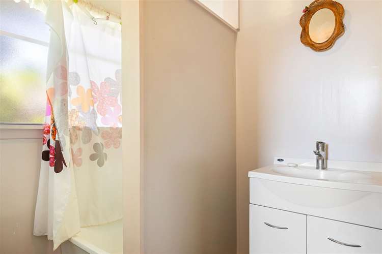 287 Pine Avenue South New Brighton_10