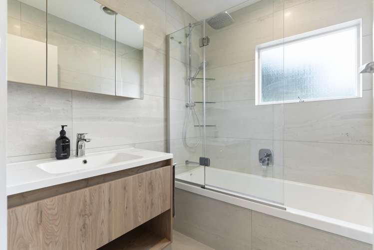 71 Vandeleur Avenue Birkdale_13