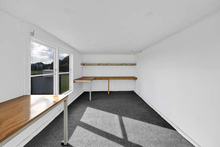 12 Terou Street Manaia_14