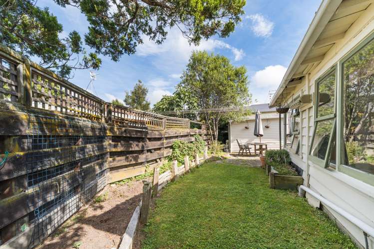 16 Ngaio Street West End_14