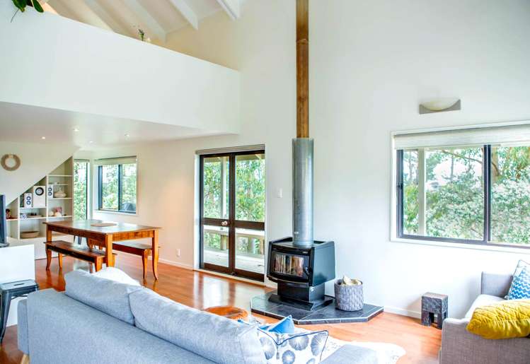 64 Trig Hill Road Onetangi_1