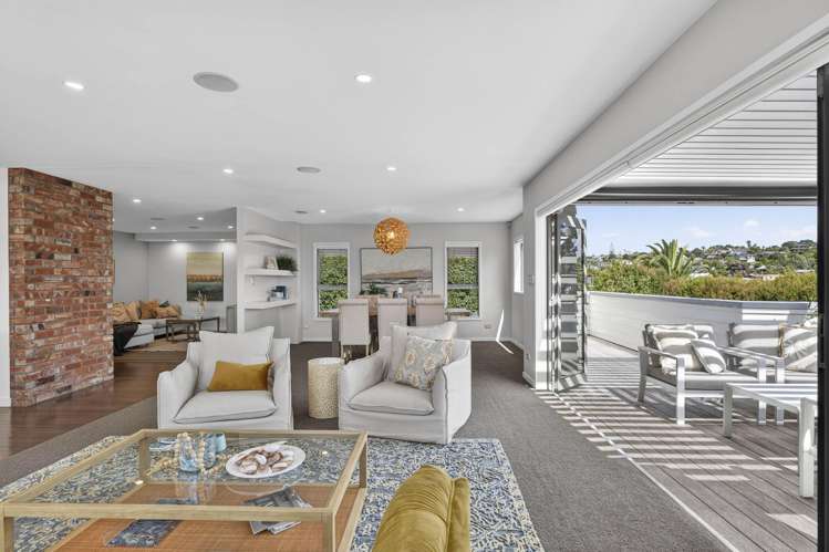 17 Mayfair Crescent Mairangi Bay_11