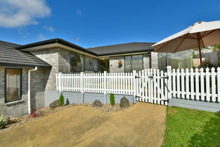 11 Roberta Crescent Orewa_1