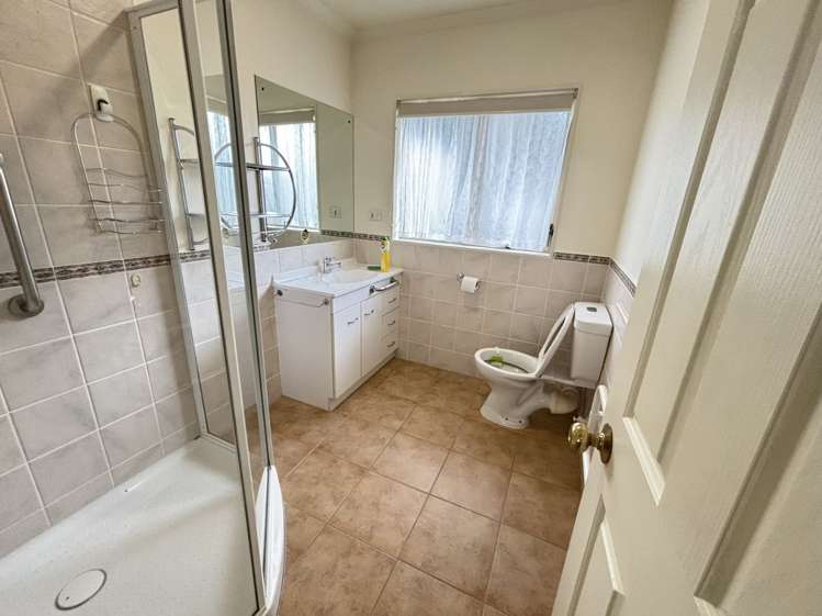 8 Rosebay Rise Henderson_9