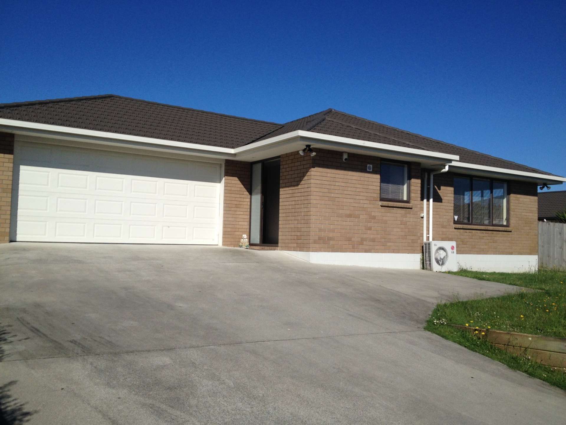 6 Maxwell Place 11601_0