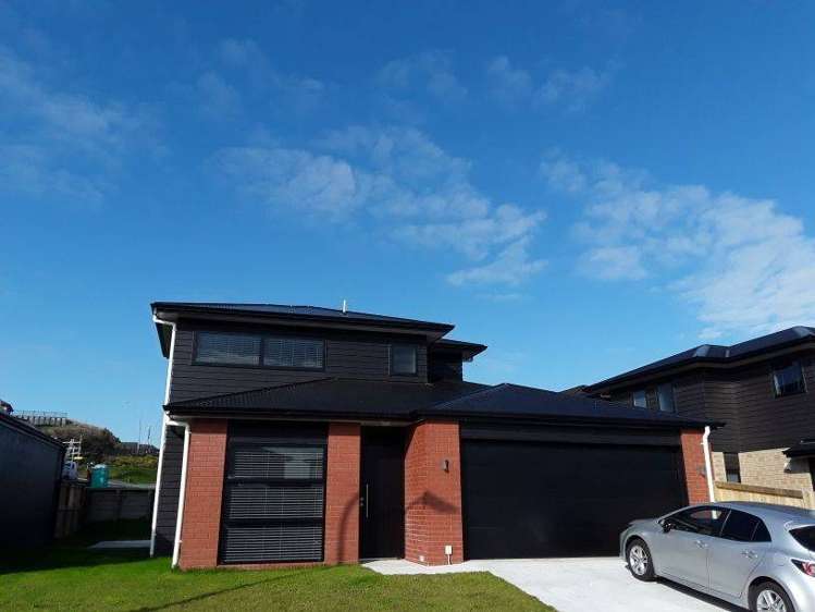 62 Featherstone Drive_0