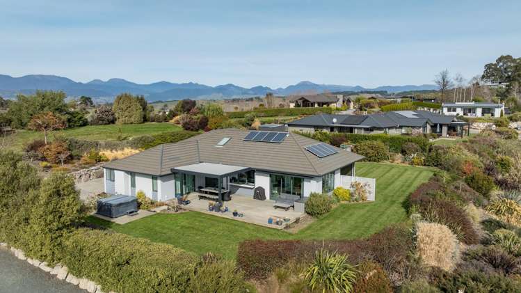 6 Karamu Lane Redwood Valley_1