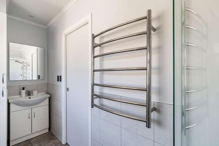 58 Harold Holt Avenue Onekawa_14