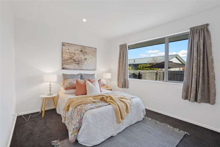 2/10 Stacey Place Woolston_8