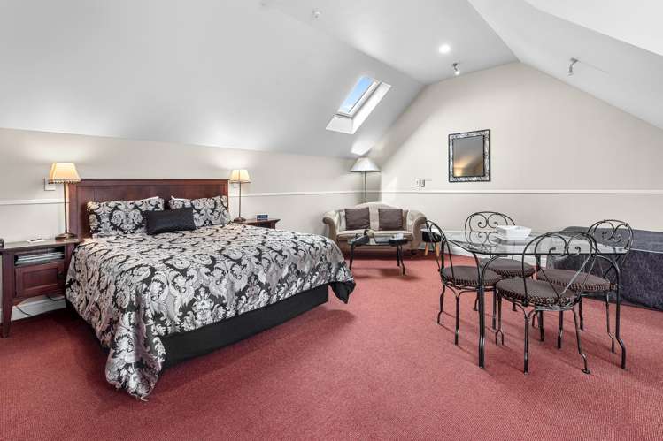 Leasehold/361 Western Hills Drive Avenues_6