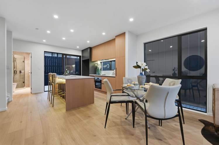 3B & 3C Towra Place Botany Downs_35