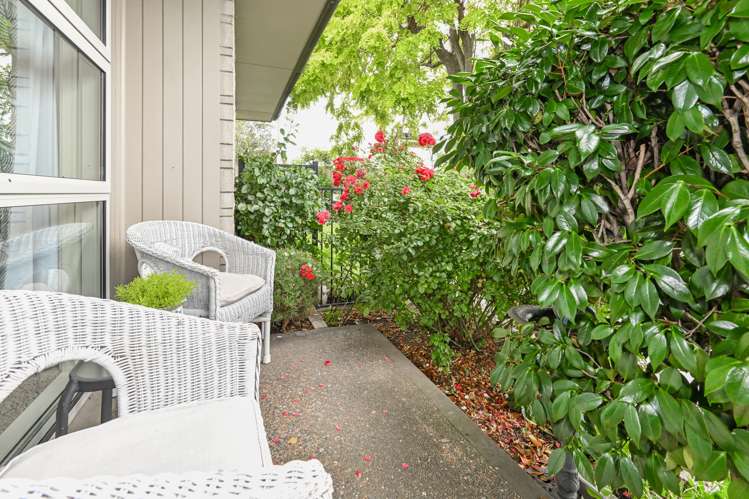 2/90 Napier Road Havelock North_19