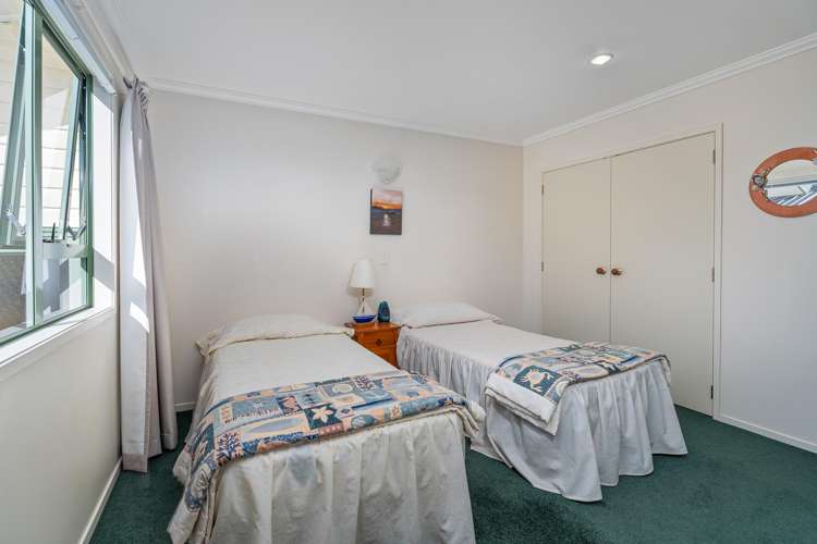 7 Martin Place Cooks Beach_11