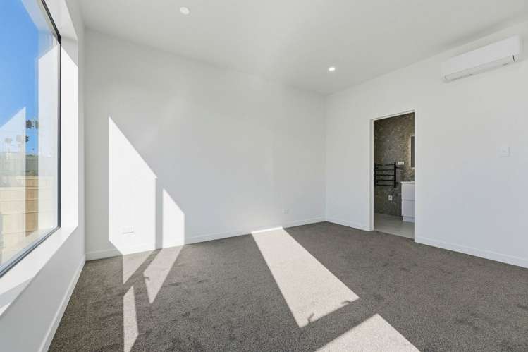 17 & 23 Wira Lane Silverdale_19