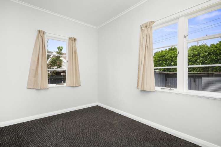 256 Waiwhetu Road Waterloo_12