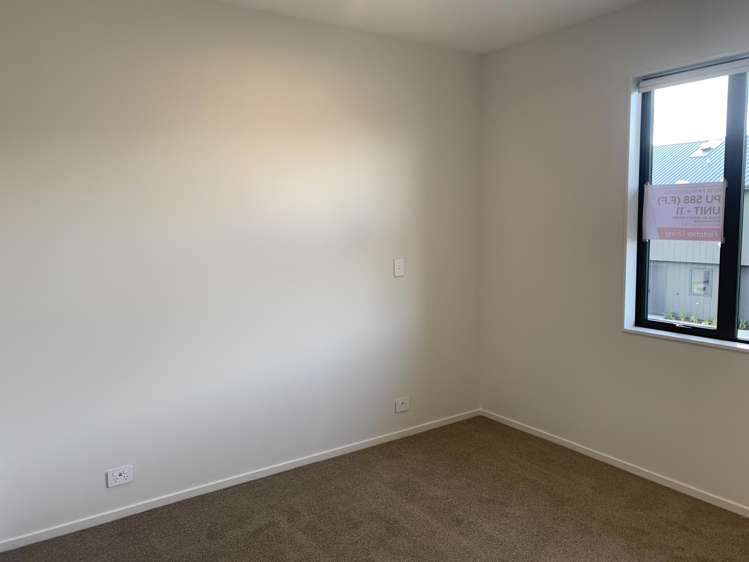 10/18 PARAONE CRESCENT "WAIATA SHORES" Takanini_12