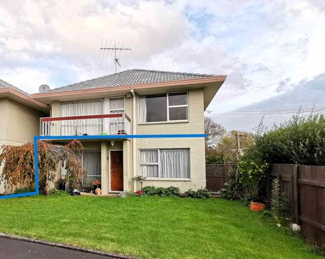 2 bedroom upstairs unit in Portland Road, Remuera