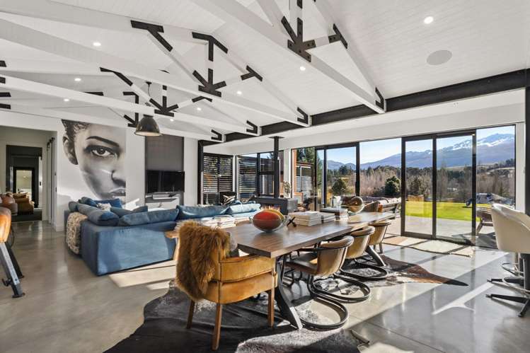52 Threepwood Road_0