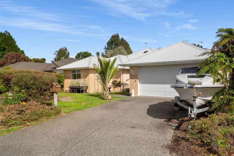 6 Horsley Grove Pyes Pa_24