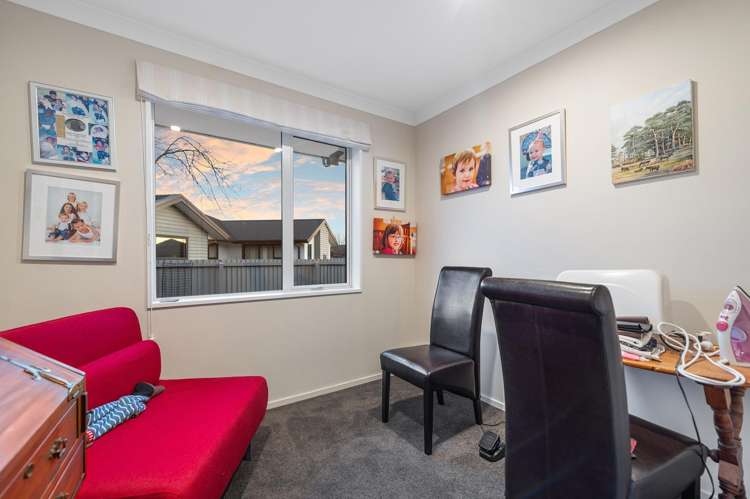 42 Travis Country Drive Burwood_11