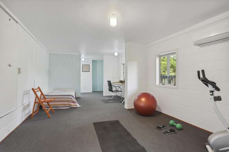 47 Takahe Road Titirangi_13