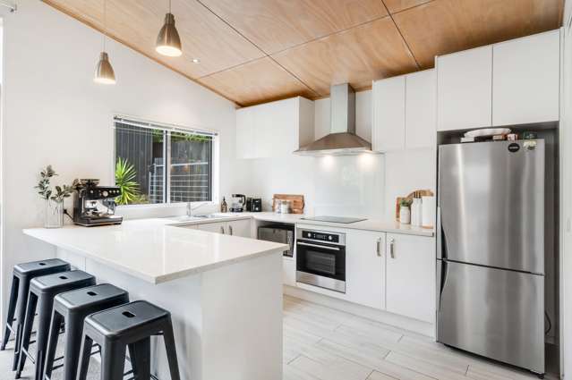 2a Gosford Drive Botany Downs_4