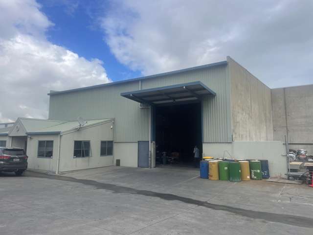 Highly functional Takanini warehouse