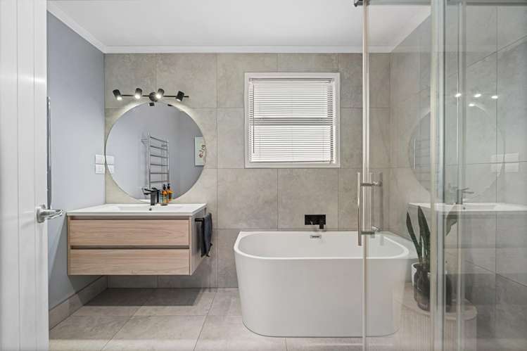 23 Pebble Beach Boulevard Kamo_2