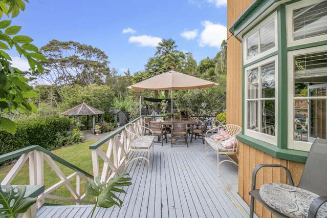 17 Kellys Road Waiatarua_2