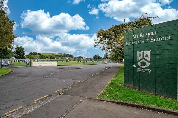 1-11/27 Britton Avenue Mt Roskill_37