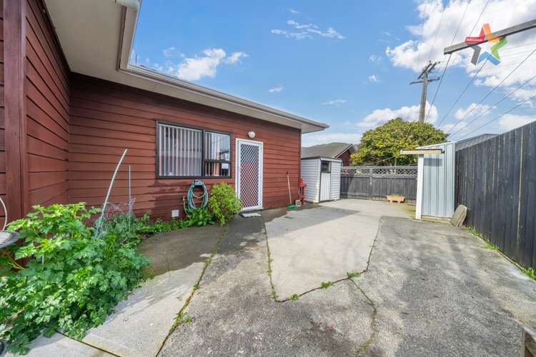 2/8 Hewer Crescent Naenae_11