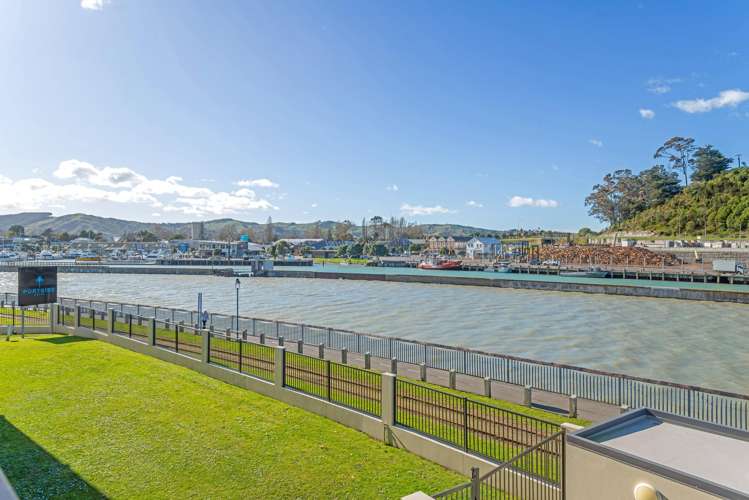 211/2 Reads Quay Gisborne_15