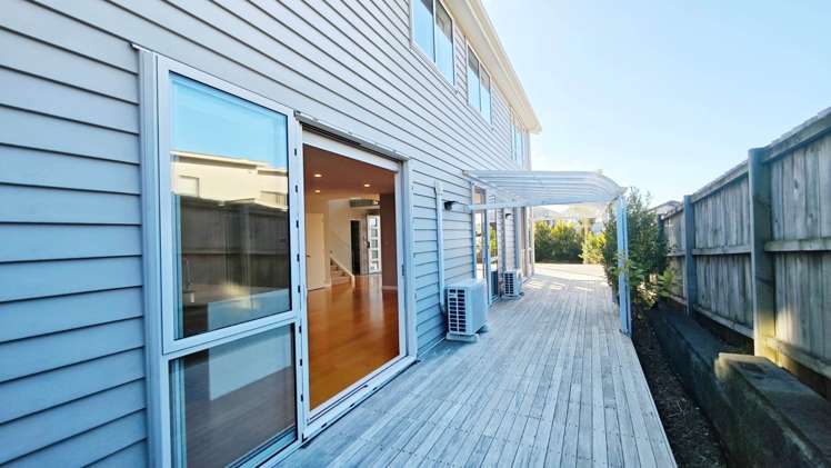 12 Fernhill Way Oteha_2