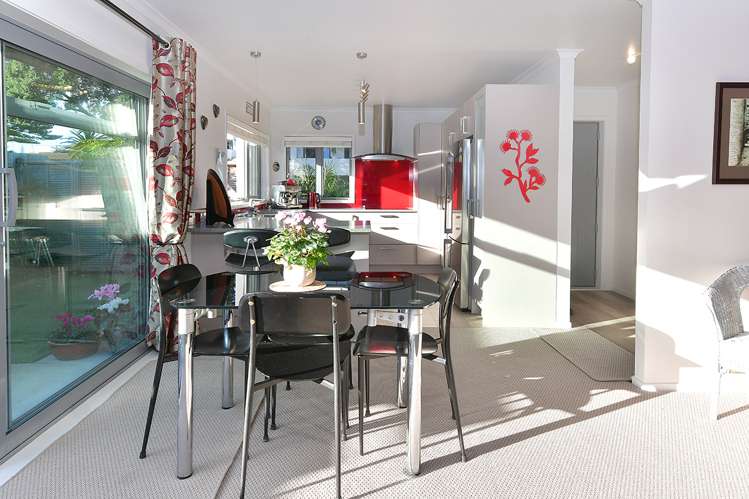 2 Forest Glen Orewa_10