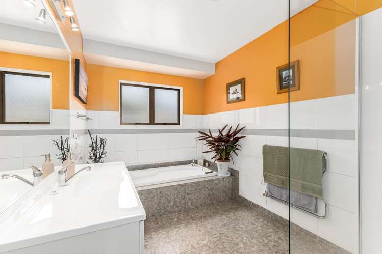 41 Clearwater Terrace Brown Owl_12