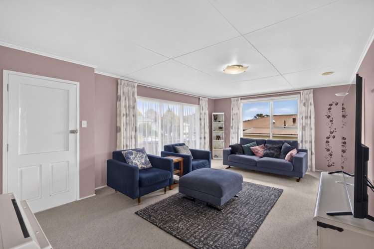 100 Riversdale Drive Merrilands_9