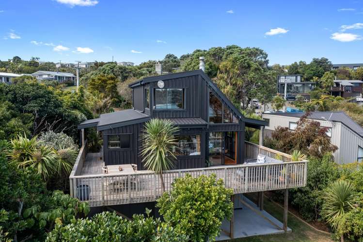 4 Hillside Crescent Leigh_33