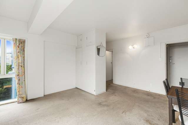 2d/20 Maarama Crescent Aro Valley_4