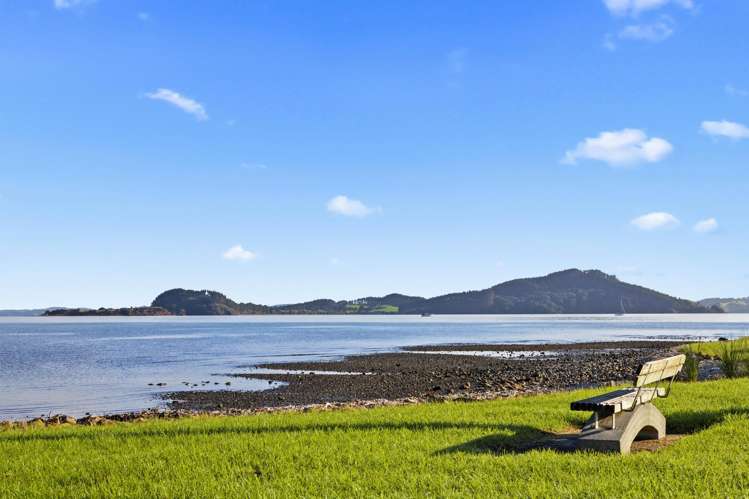 25 Kawakawa Bay Coast Road Kawakawa Bay_15